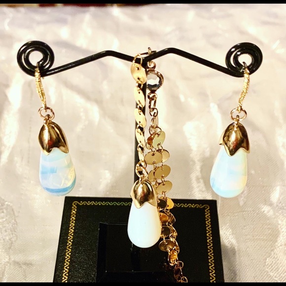 Opal Stone Pendant Necklace & Opal Earrings. - Picture 3 of 7